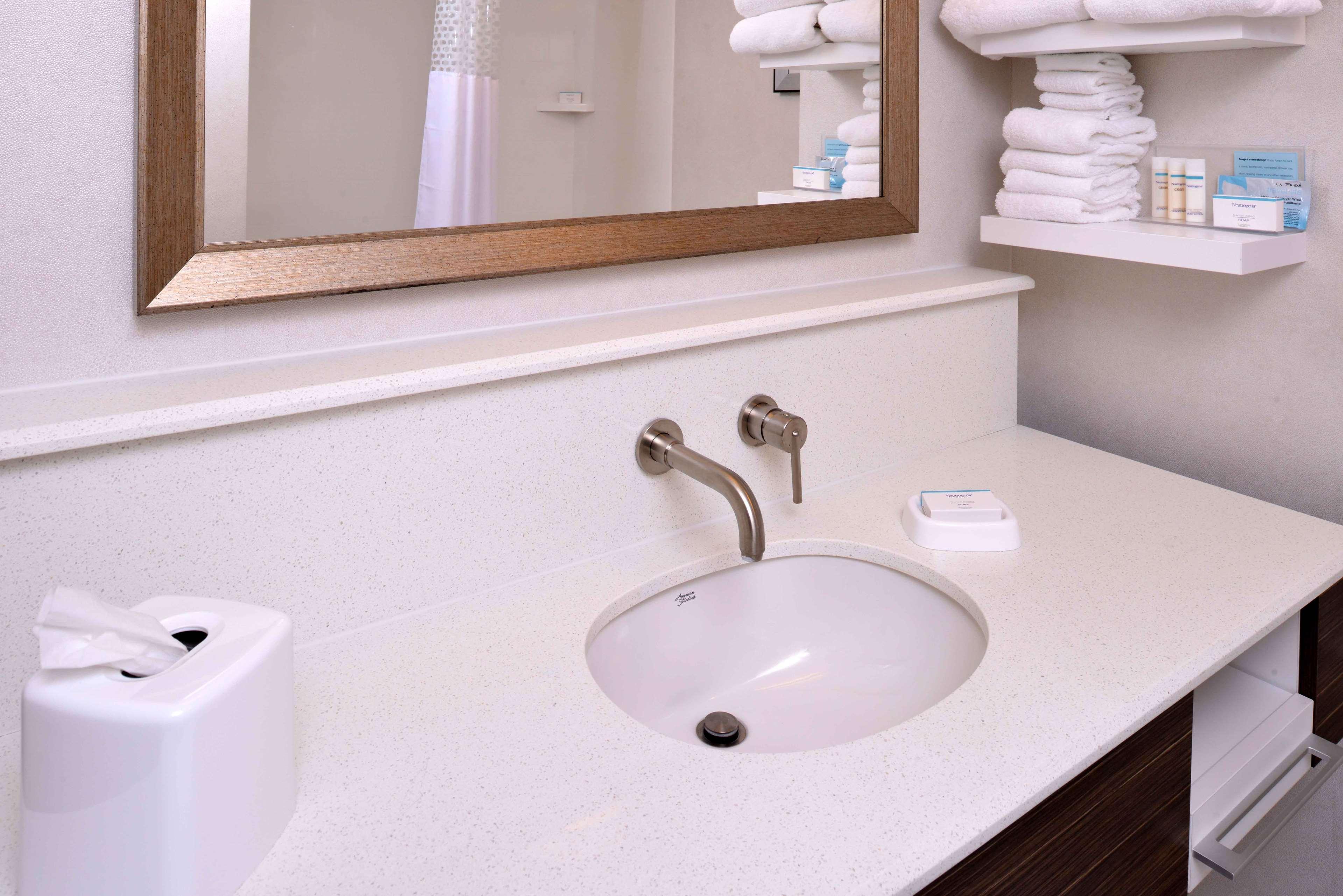 Hampton Inn & Suites Albany-East Greenbush, Ny Buitenkant foto